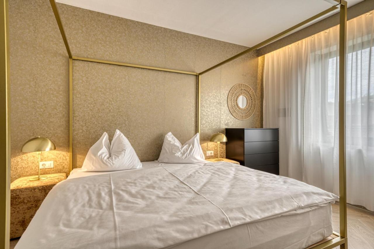 Goldfinger + Suites Lana Exteriör bild
