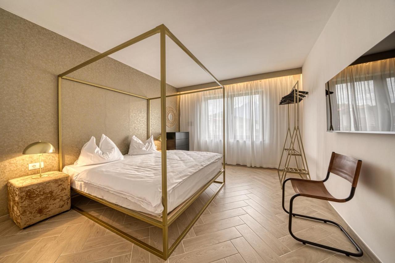 Goldfinger + Suites Lana Exteriör bild