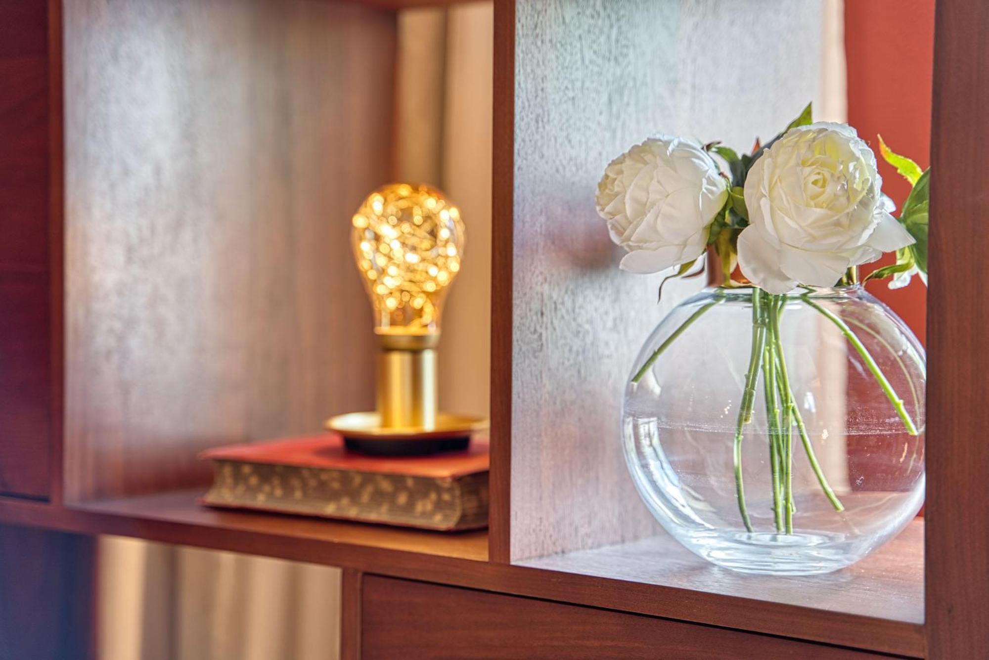 Goldfinger + Suites Lana Rum bild