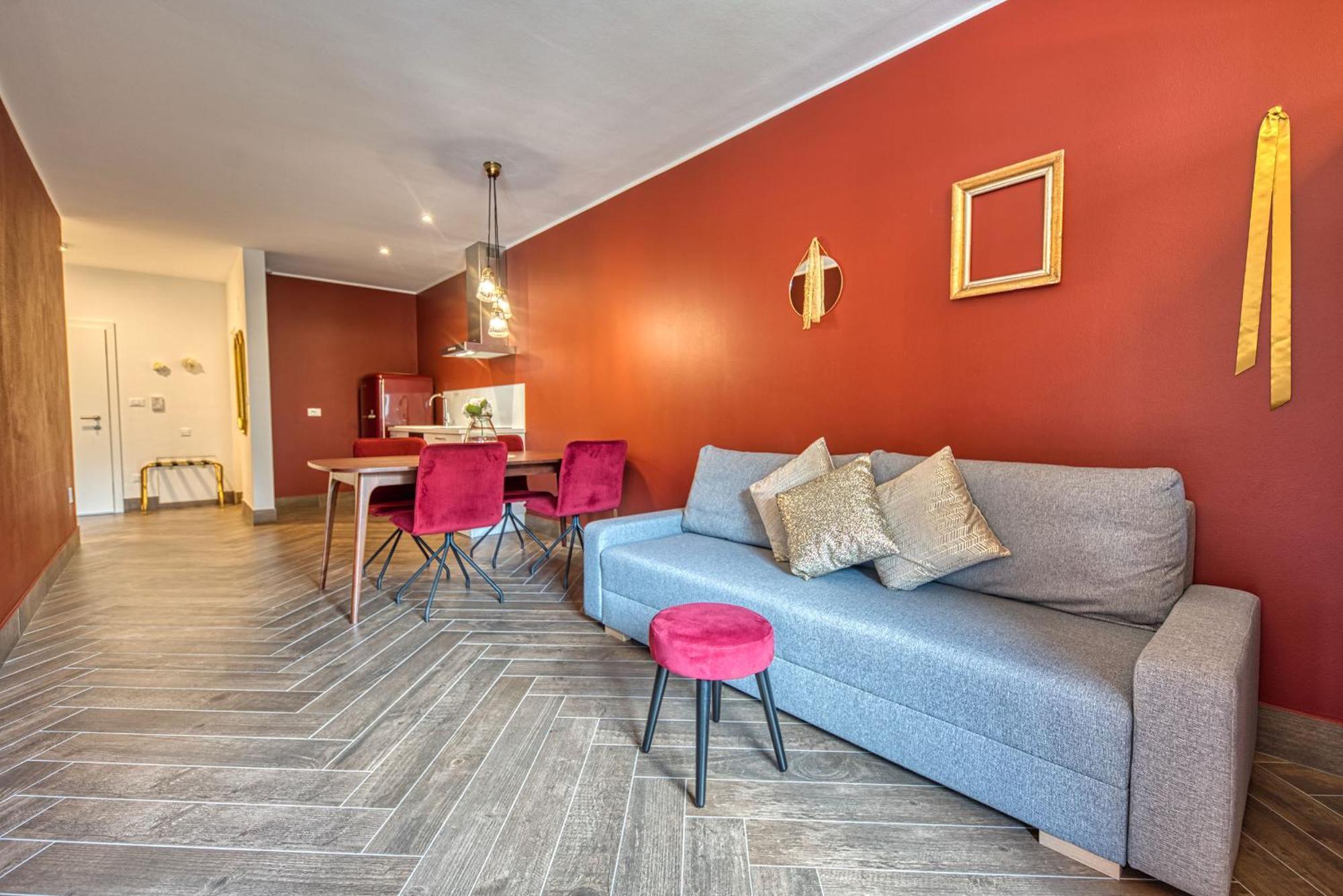 Goldfinger + Suites Lana Rum bild