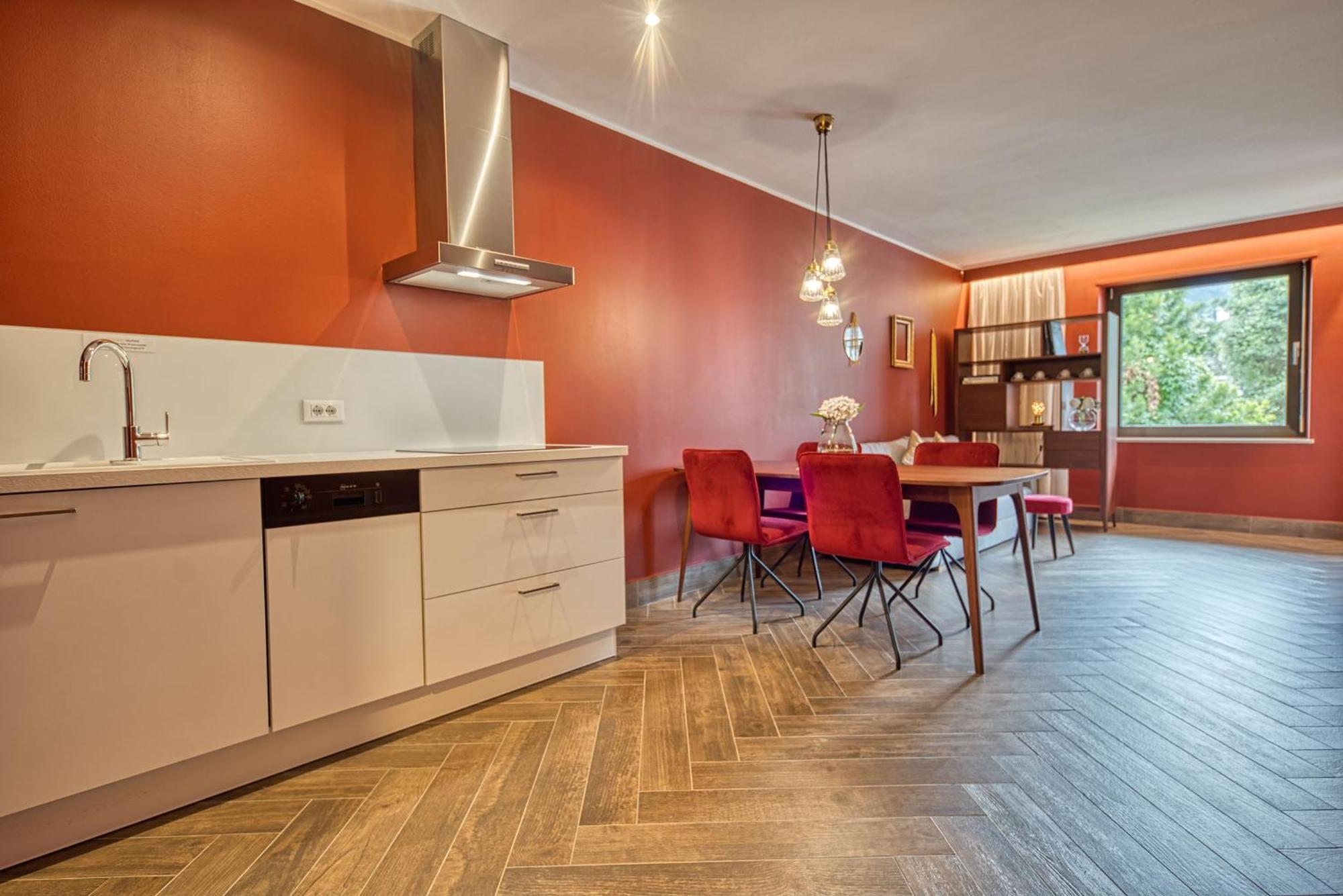 Goldfinger + Suites Lana Rum bild