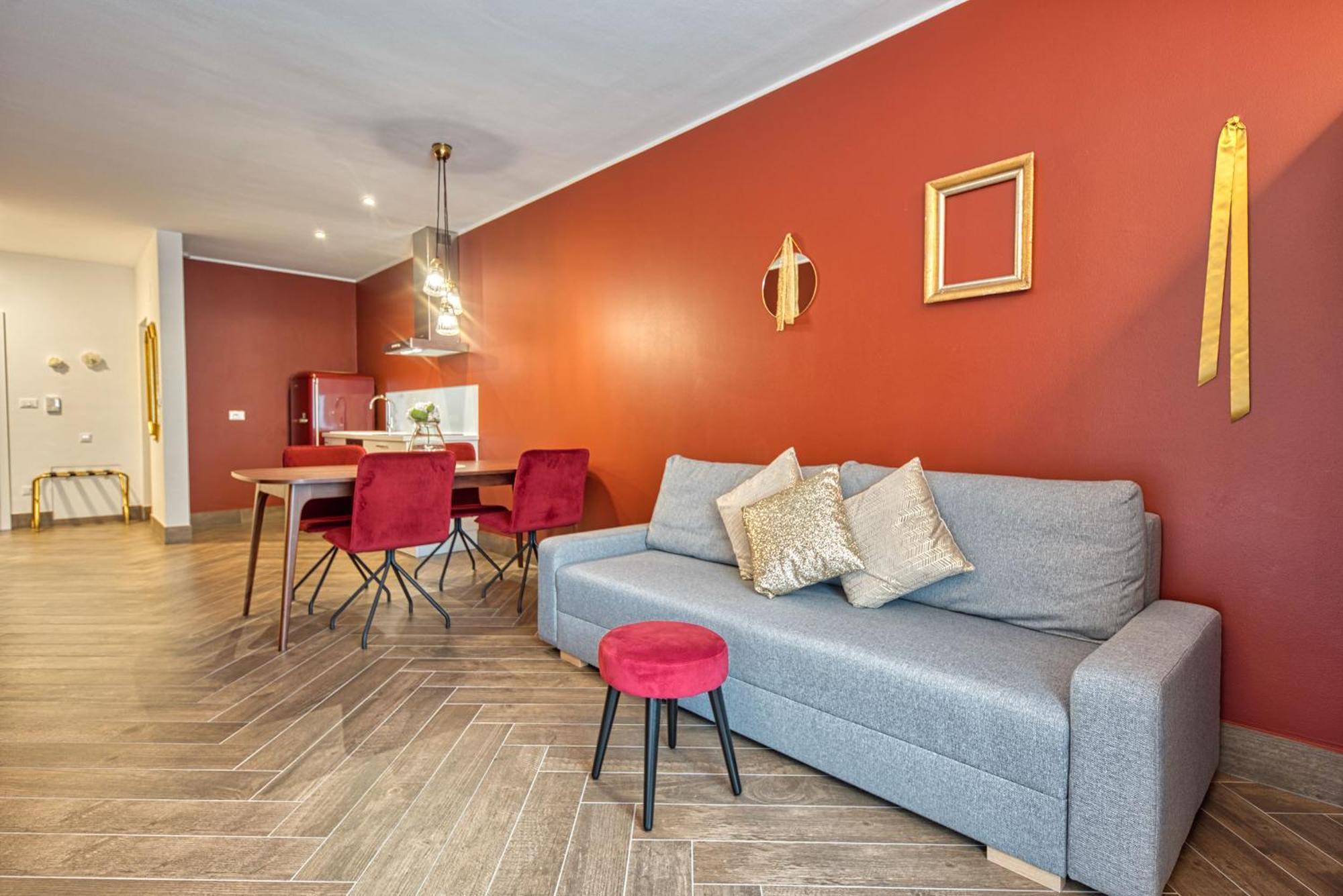Goldfinger + Suites Lana Rum bild
